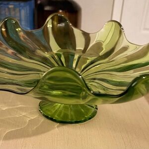 Vtg L.E. Smith Simplicity 9 Petal Green Art Glass Pedestal Bowl MCM Swung 11.5"